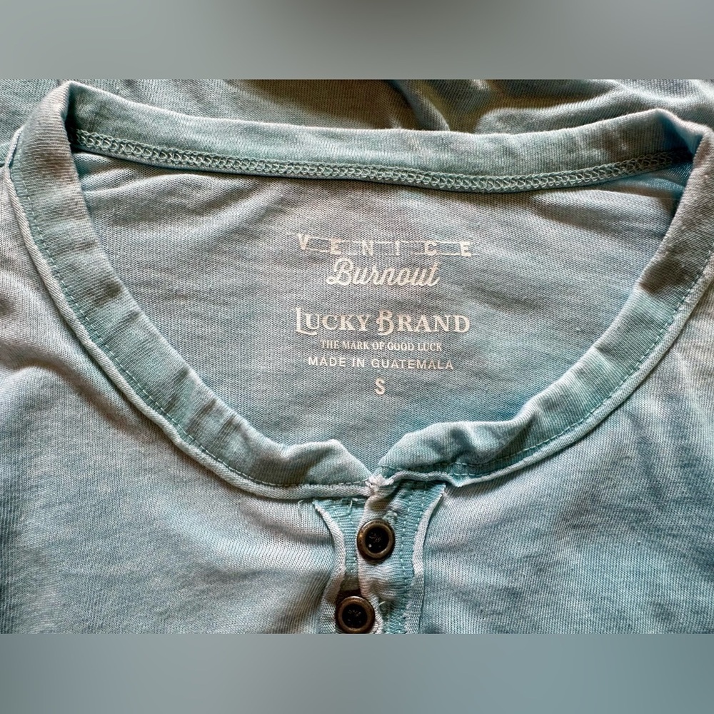 Lucky Brand
Short Sleeve Button Notch Neck Venice Burnout T-Shirt Mens Size S/P - Picture 8 of 10